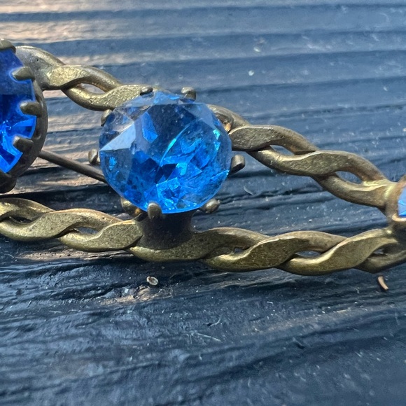 Vintage Blue Crystal Brooch Pin SIGNED AUSTRIA Rhinestone Woven Brass Prong Set - Picture 5 of 14